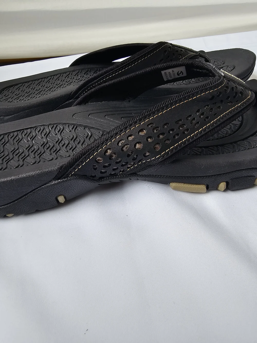 Hobibear Men’s Athletic Flip Flops - Black/Tan Sport Sandals - Size 13 US (EU 48